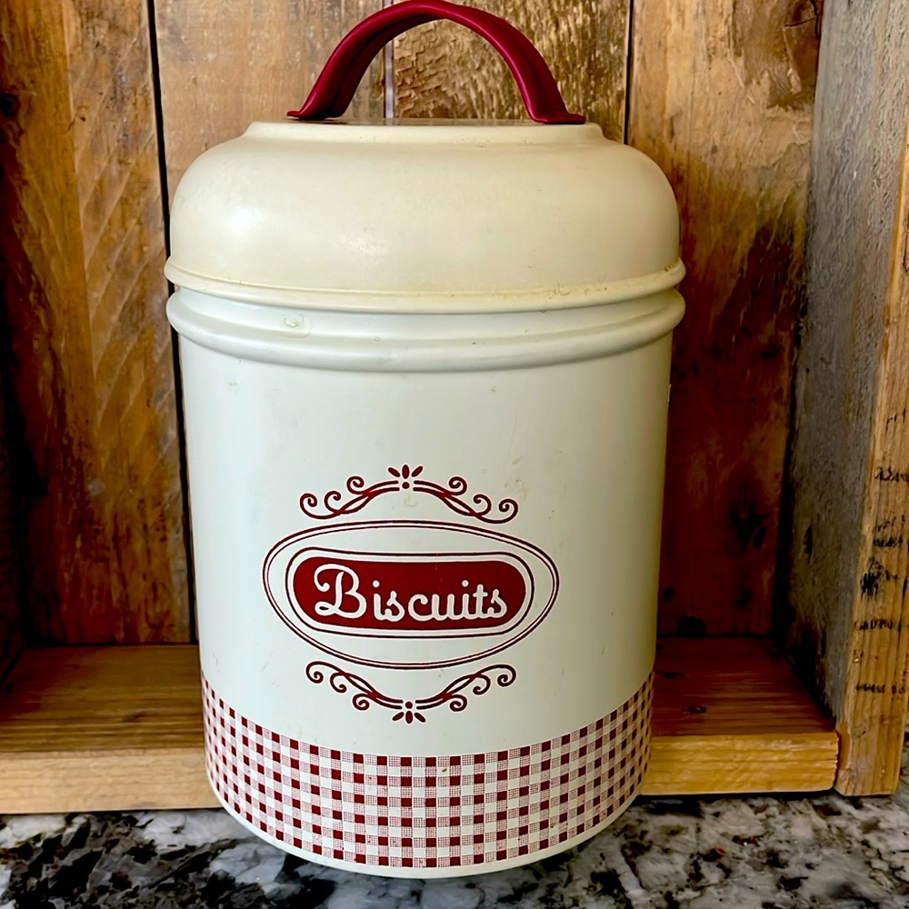 Vintage Rayware Metal “Biscuits” Tin
